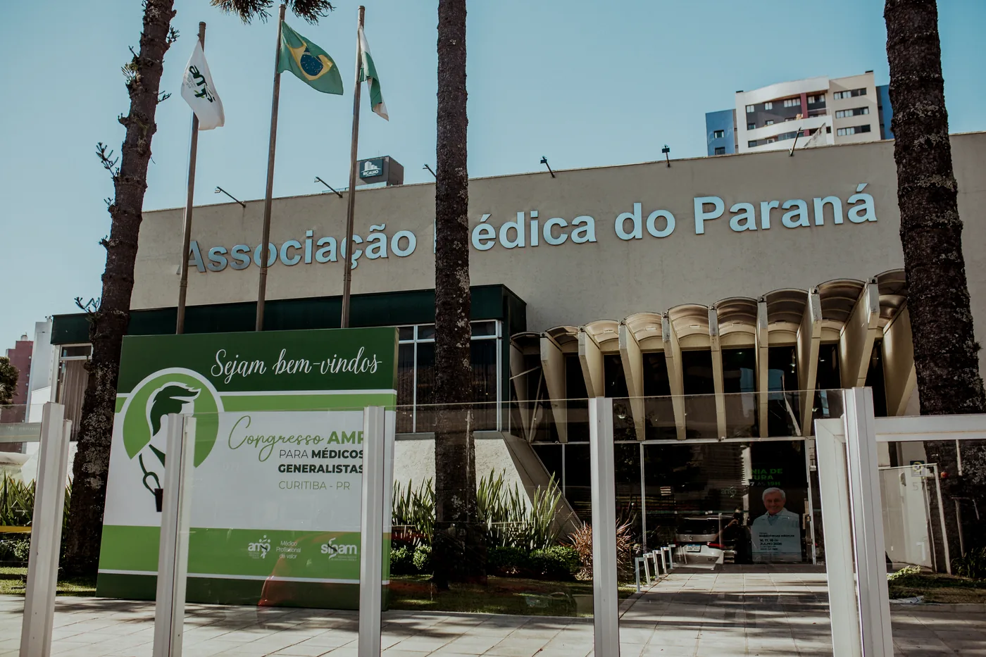 Sede da Associação Médica do Paraná, em Curitiba, durante o Congresso AMP