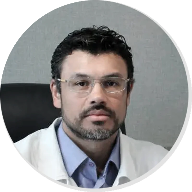 Dr. Lucas Nitsche Rocha